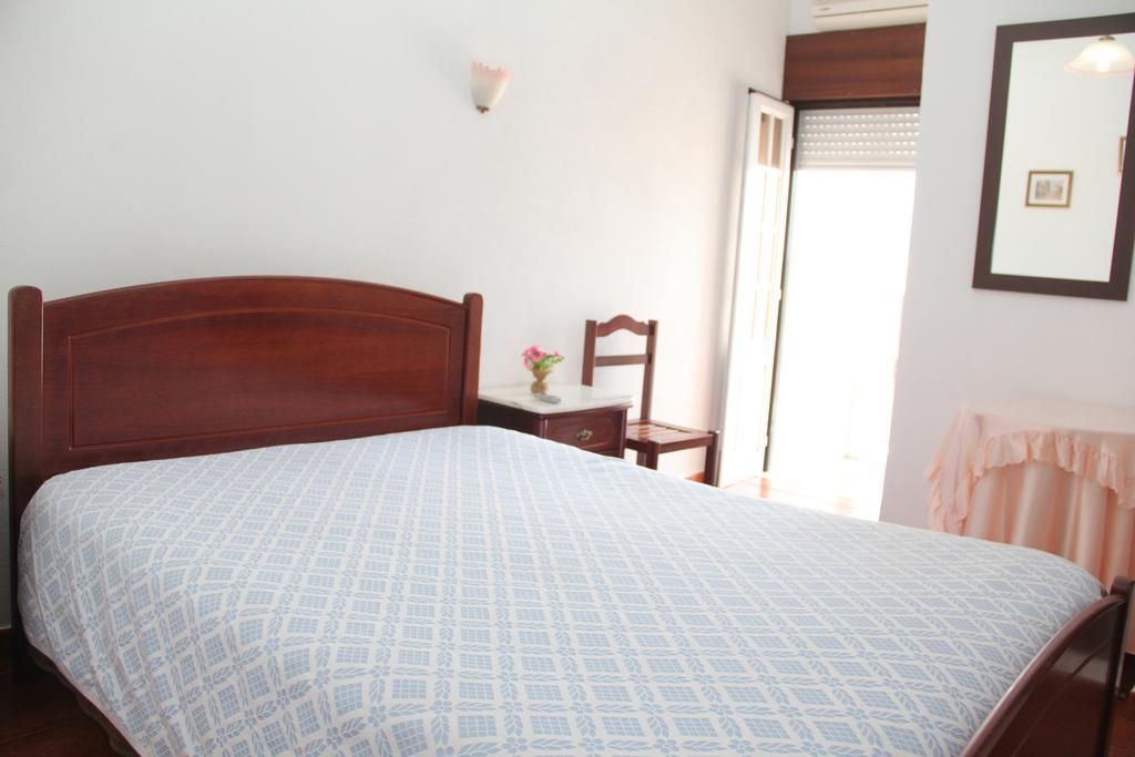 Hospedaria O Castelo Portel Habitación foto